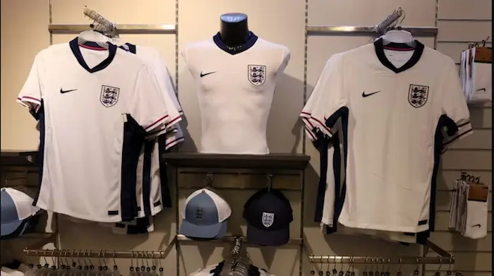 Thiết kế áo đấu mới của đội tuyển Anh và những tranh cãi đằng sau nó